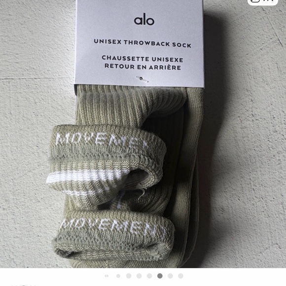 ALO Yoga Unisex Throwback Sock - Picture 6 of 6